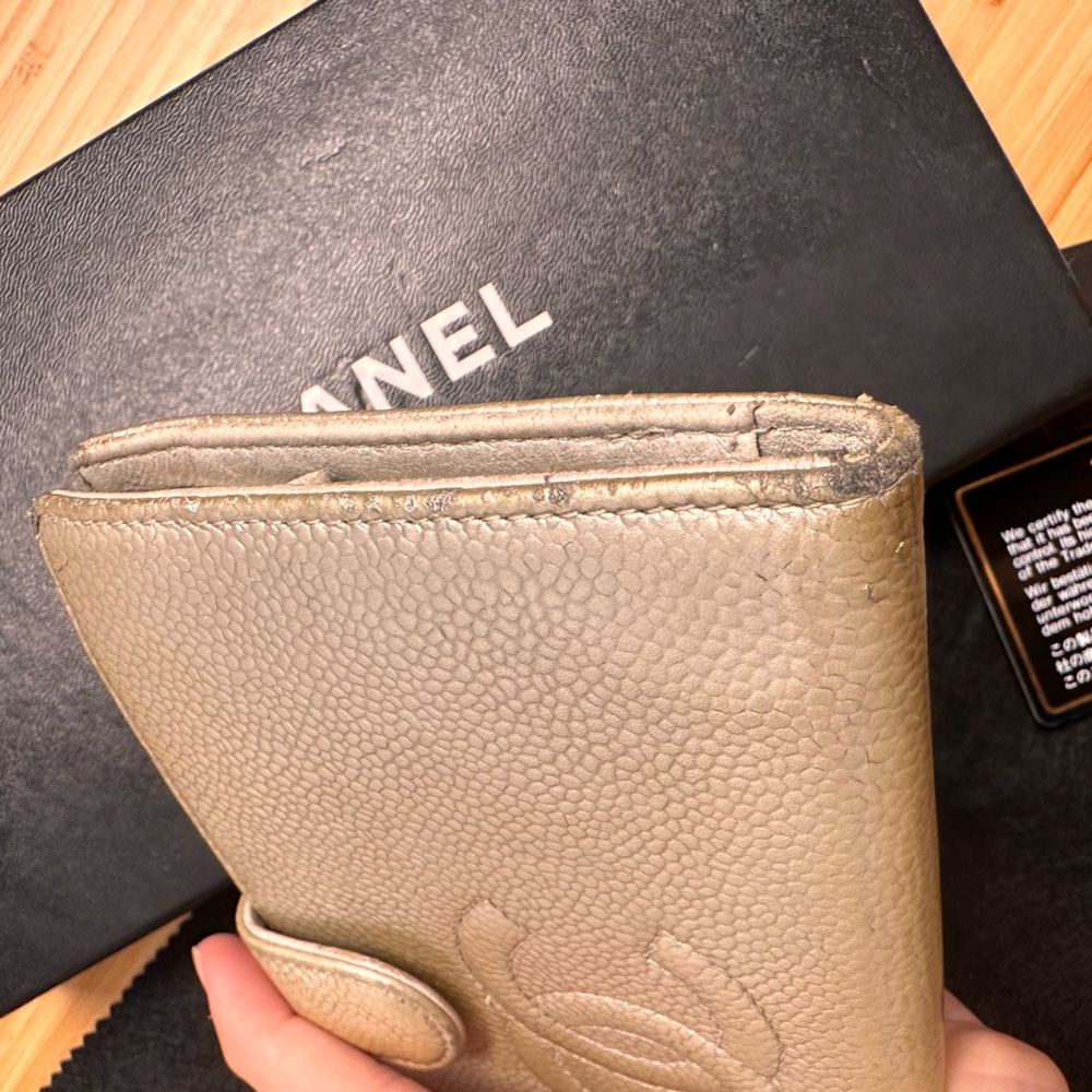Authentic Chanel Caviar CC wallet in metallic - Picture 15 of 16